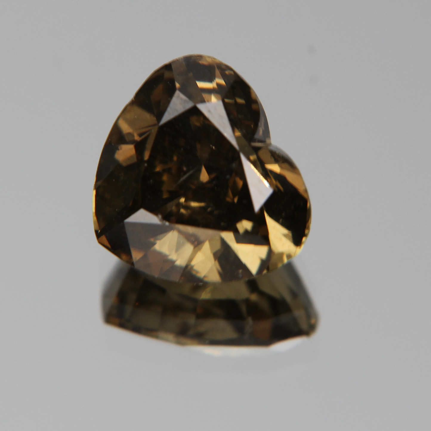 fancy vivid olive Diamond 3.02ct