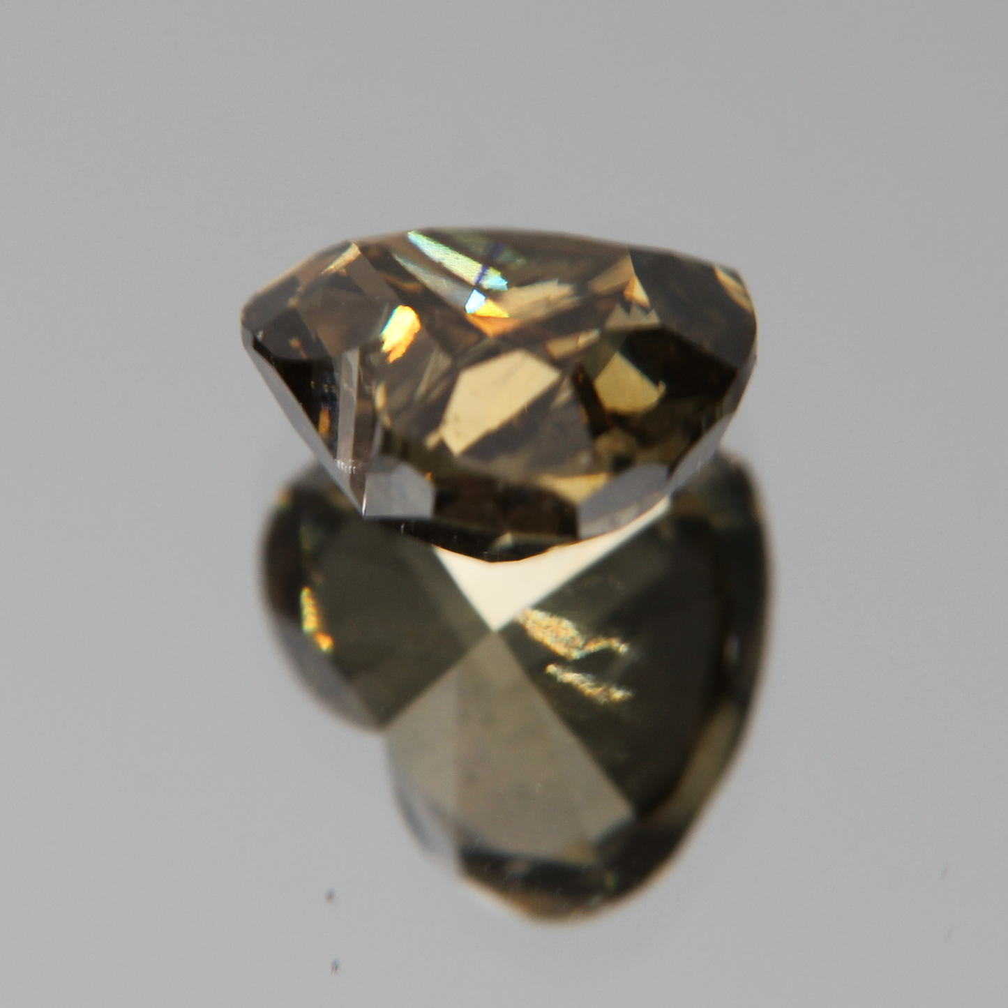 fancy vivid olive Diamond 3.02ct