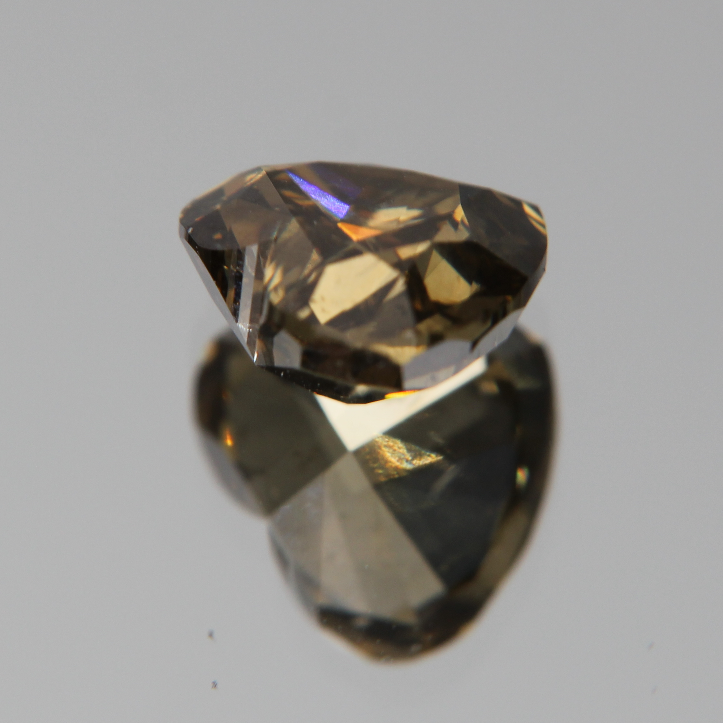 fancy vivid olive Diamond 3.02ct