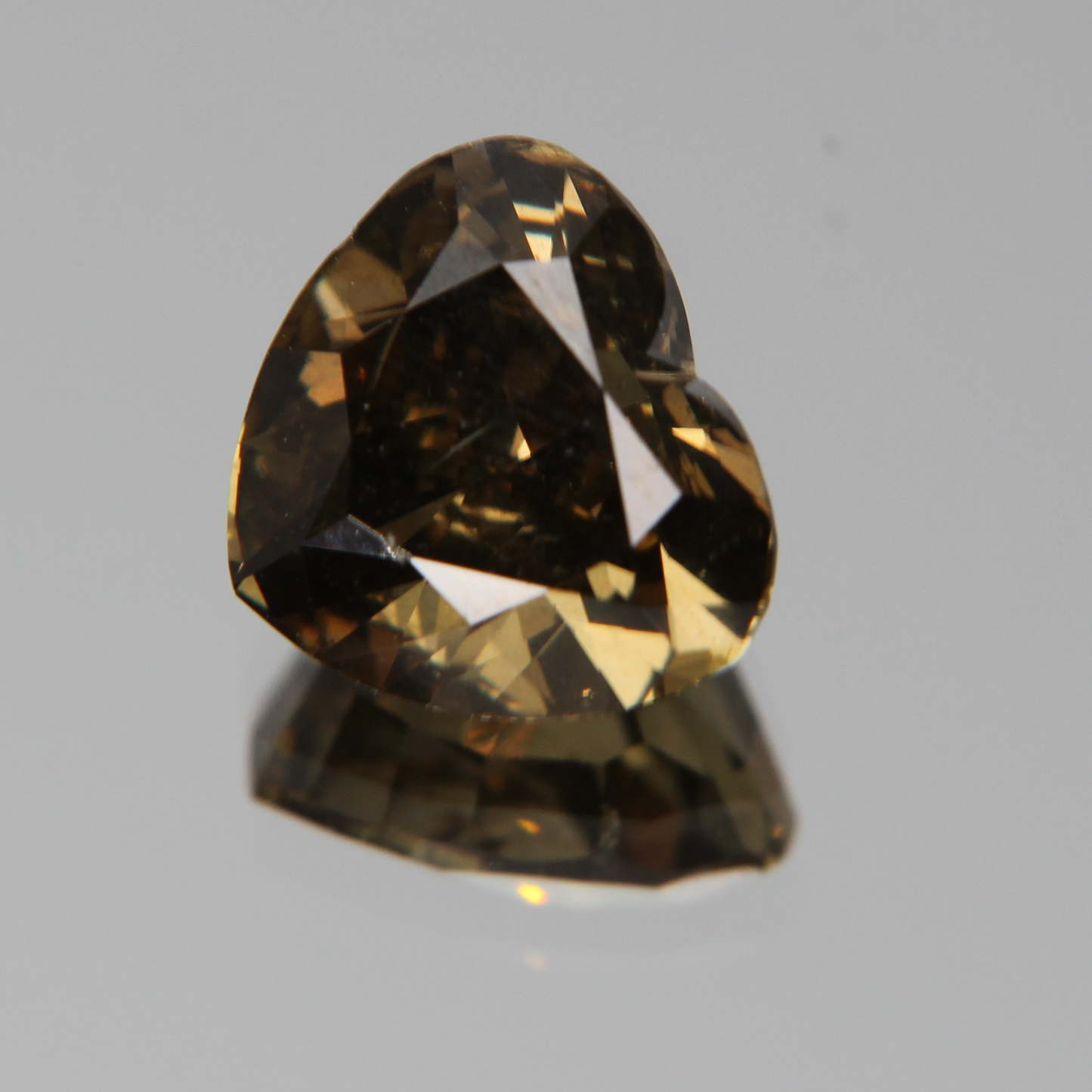 fancy vivid olive Diamond 3.02ct