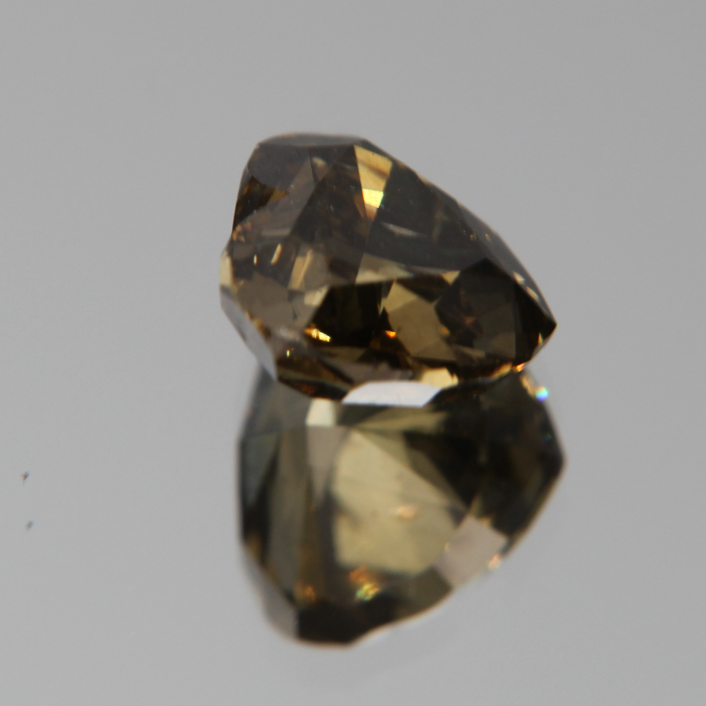 fancy vivid olive Diamond 3.02ct