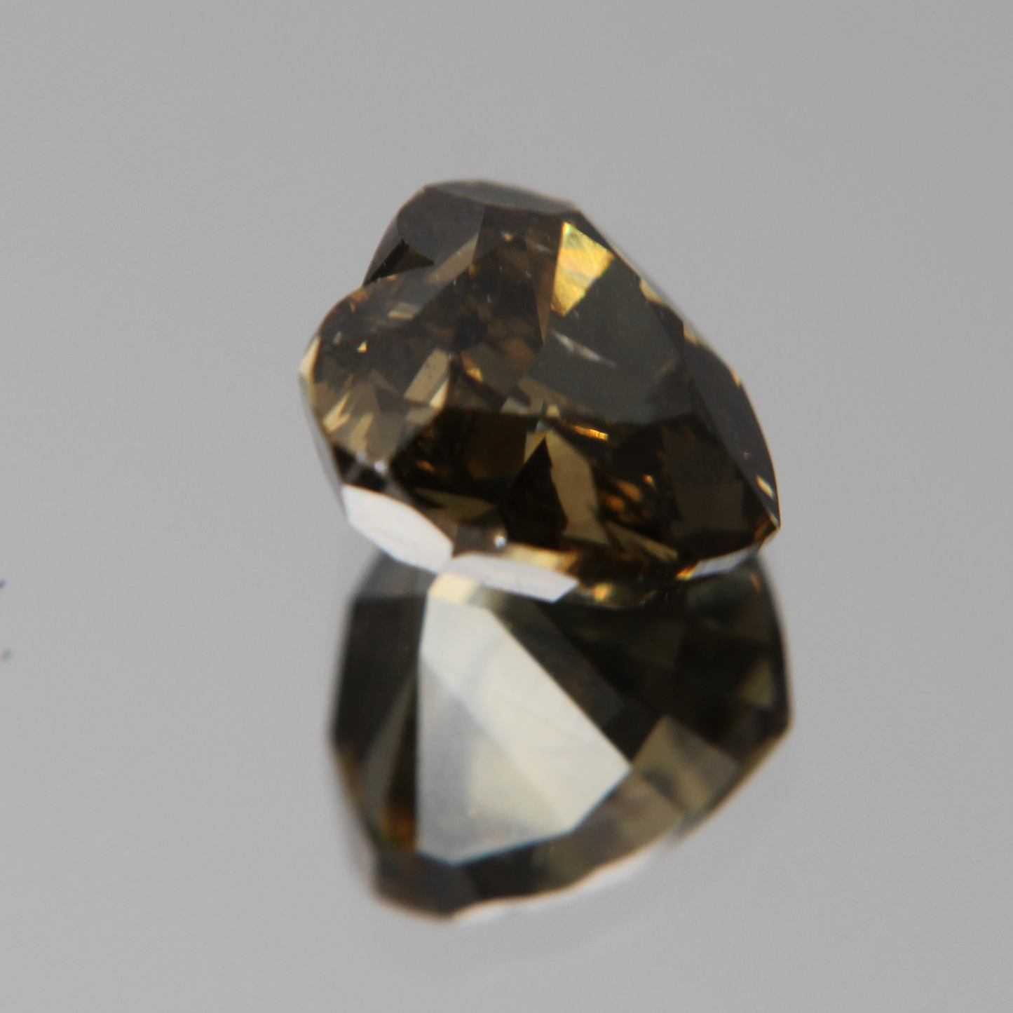 fancy vivid olive Diamond 3.02ct