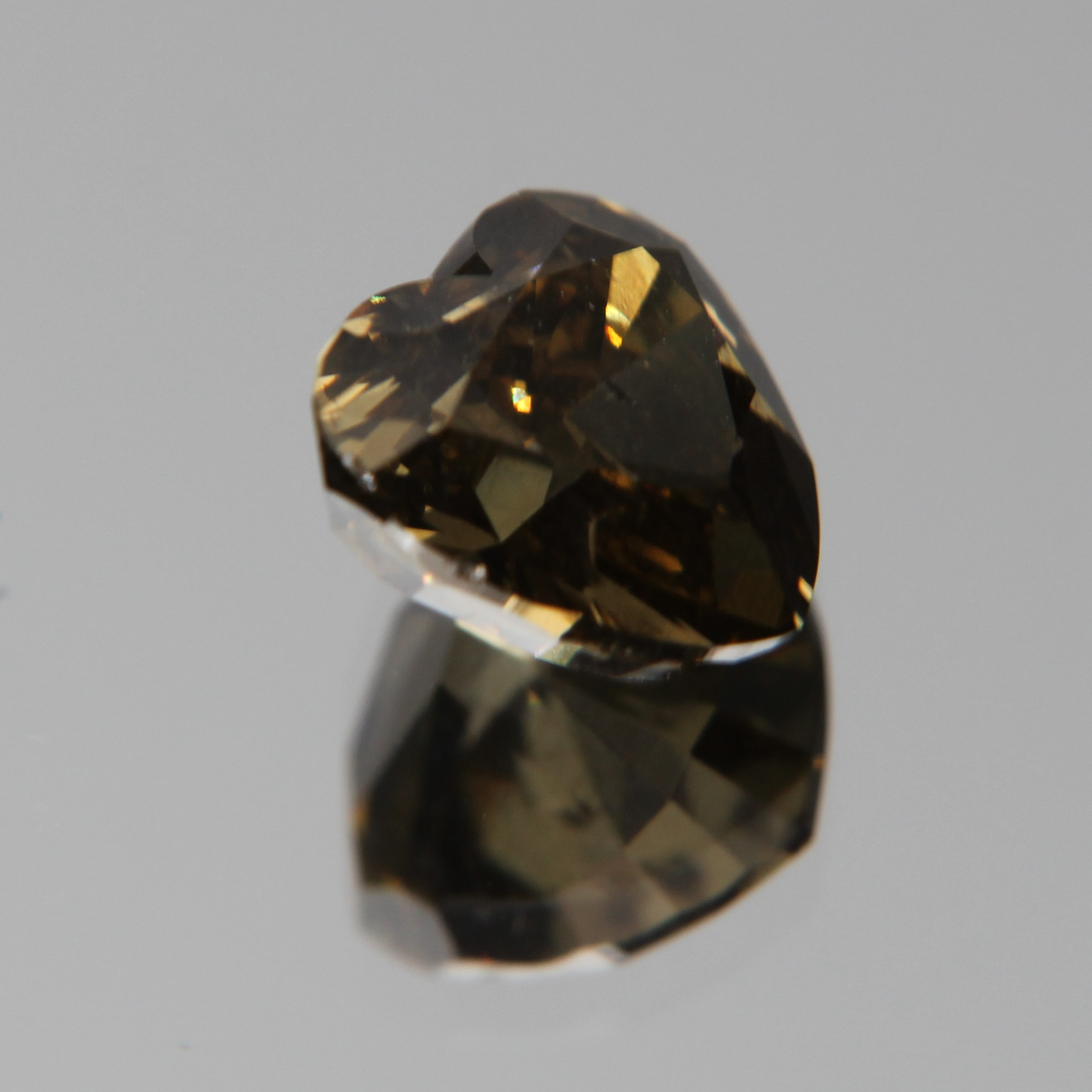 fancy vivid olive Diamond 3.02ct