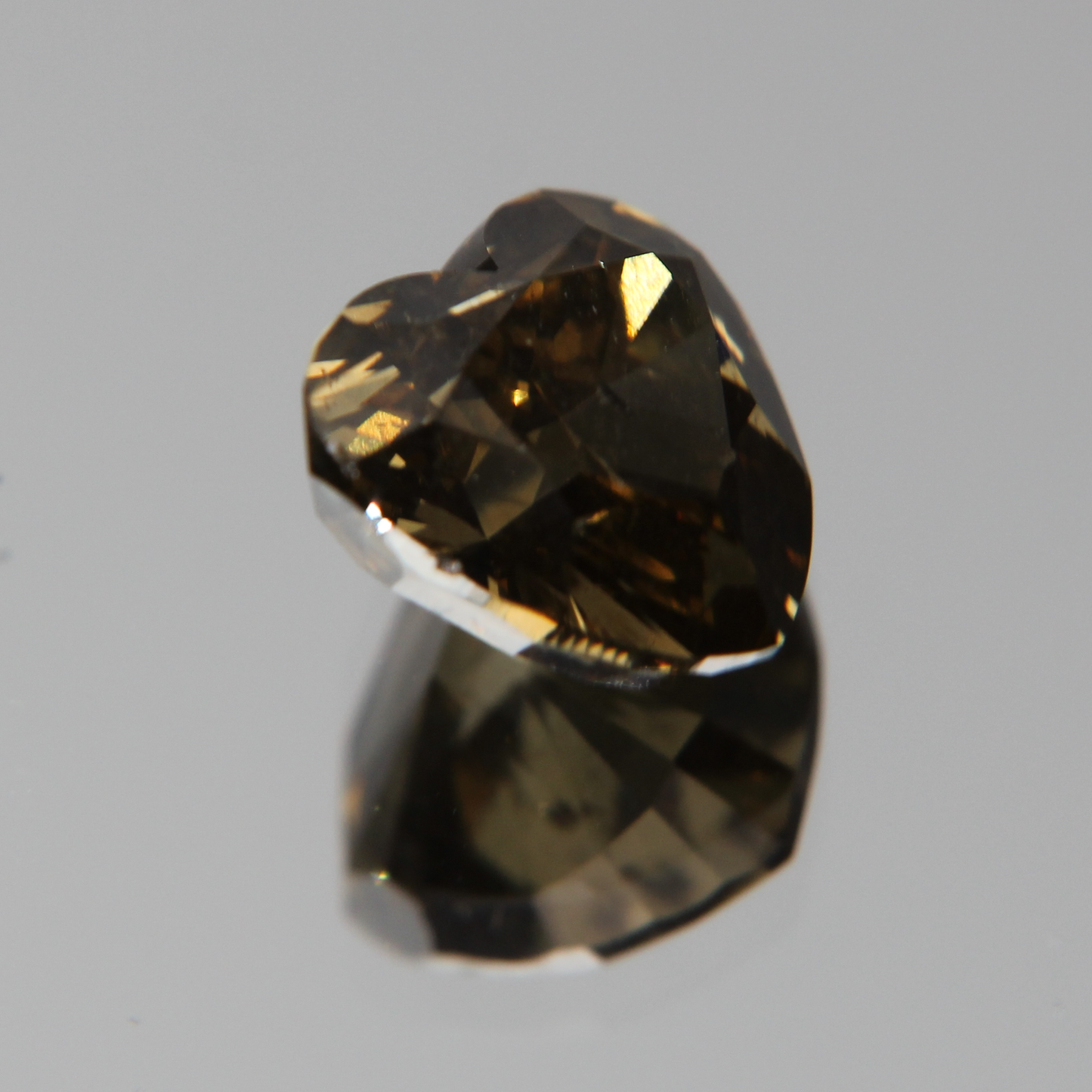 fancy vivid olive Diamond 3.02ct