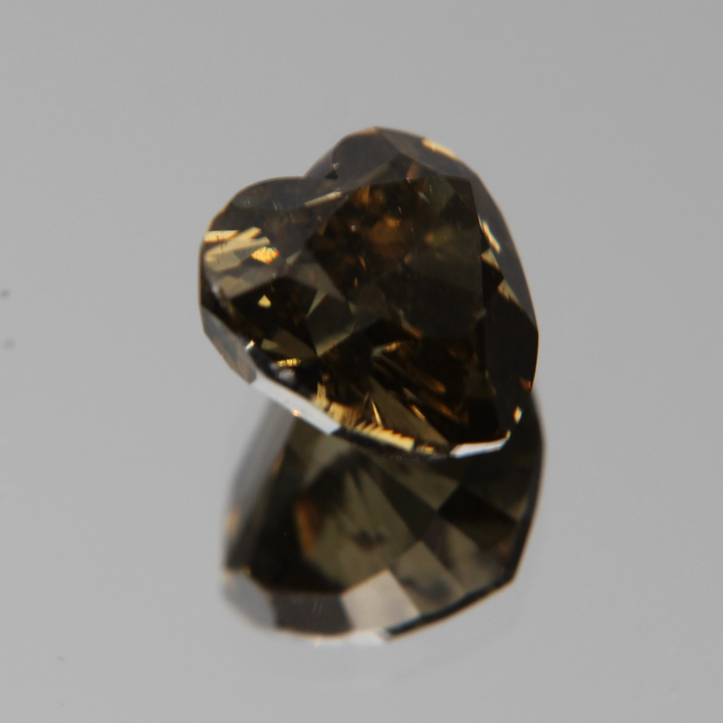 fancy vivid olive Diamond 3.02ct