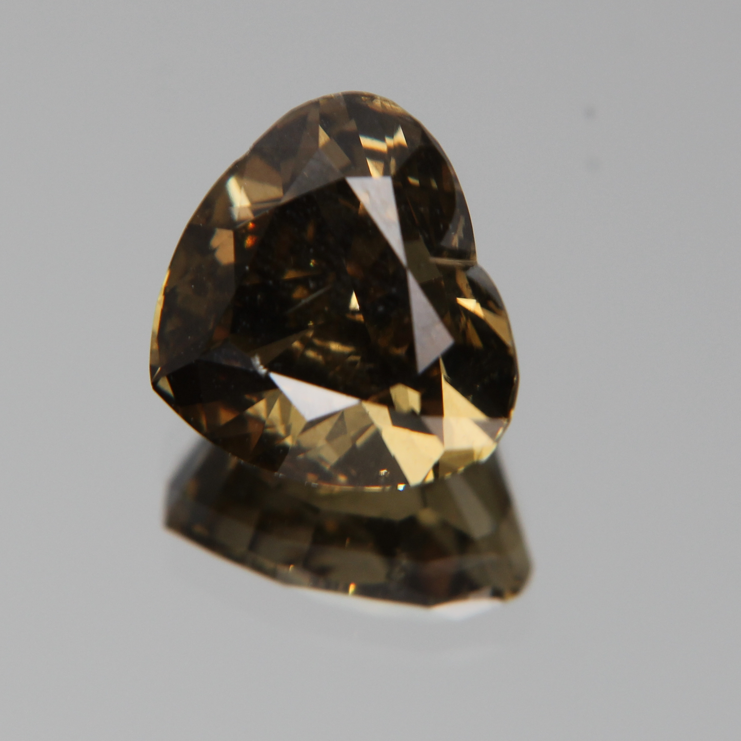 fancy vivid olive Diamond 3.02ct