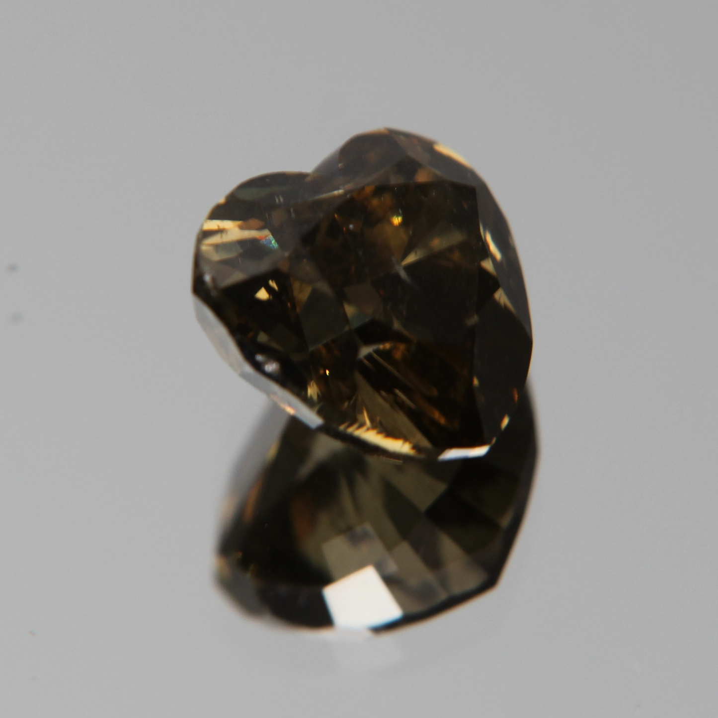 fancy vivid olive Diamond 3.02ct