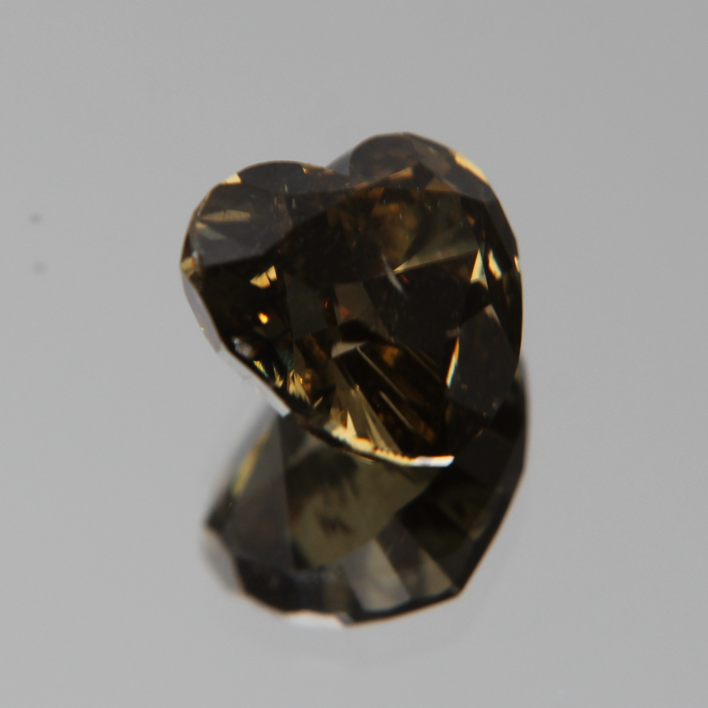 fancy vivid olive Diamond 3.02ct