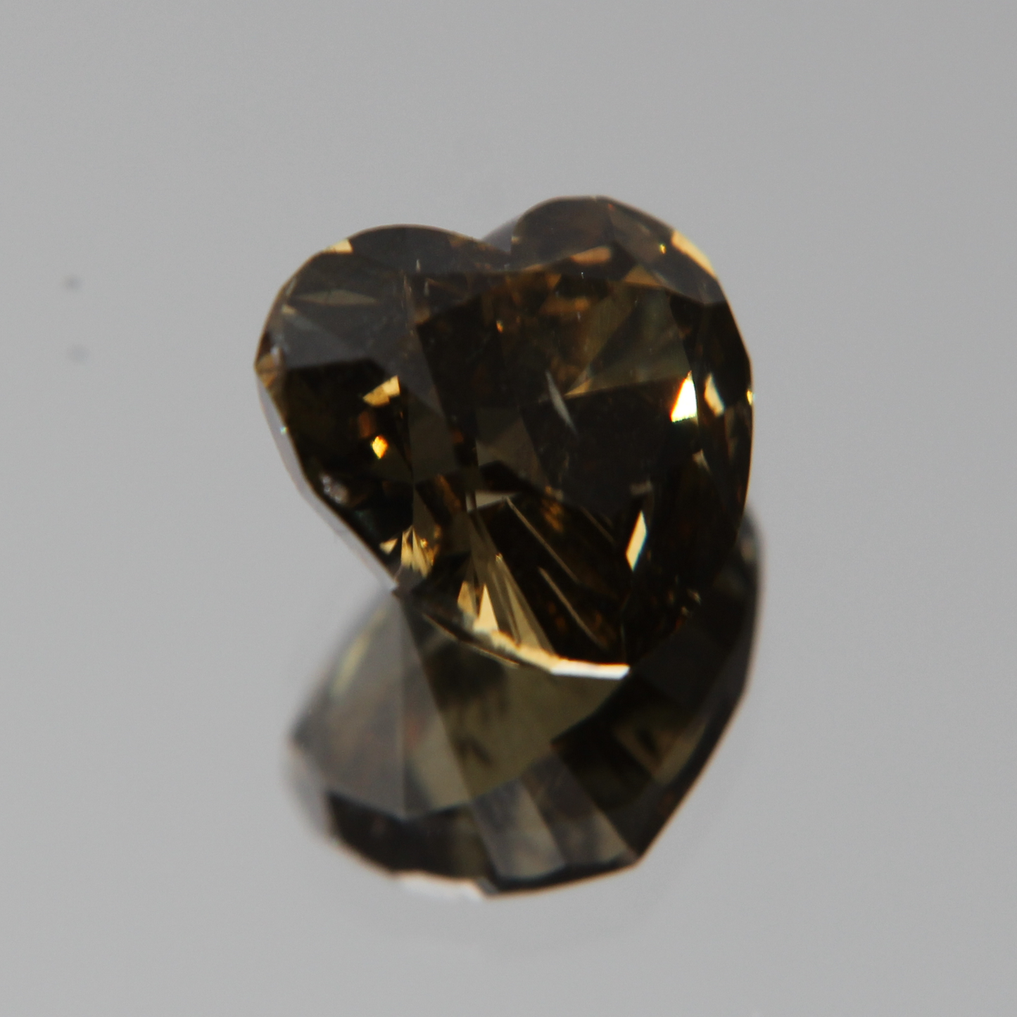 fancy vivid olive Diamond 3.02ct