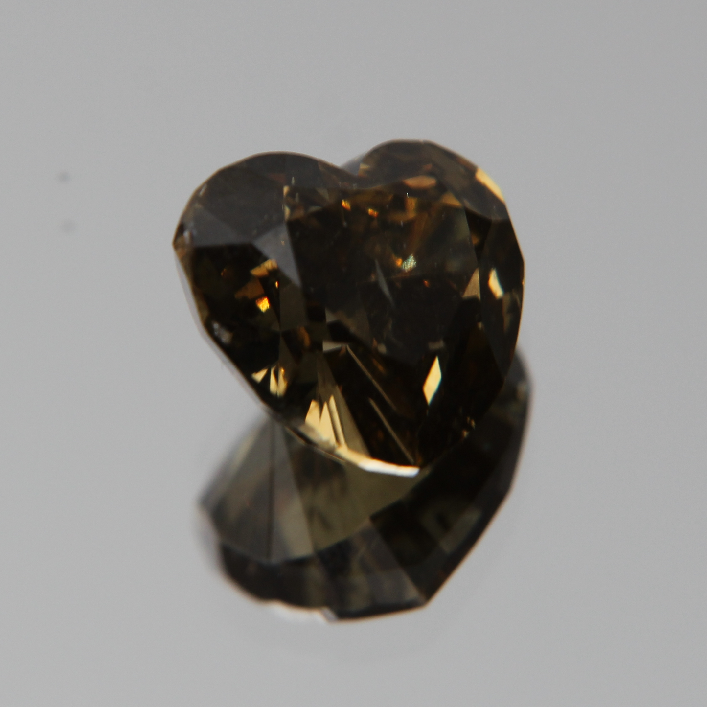 fancy vivid olive Diamond 3.02ct
