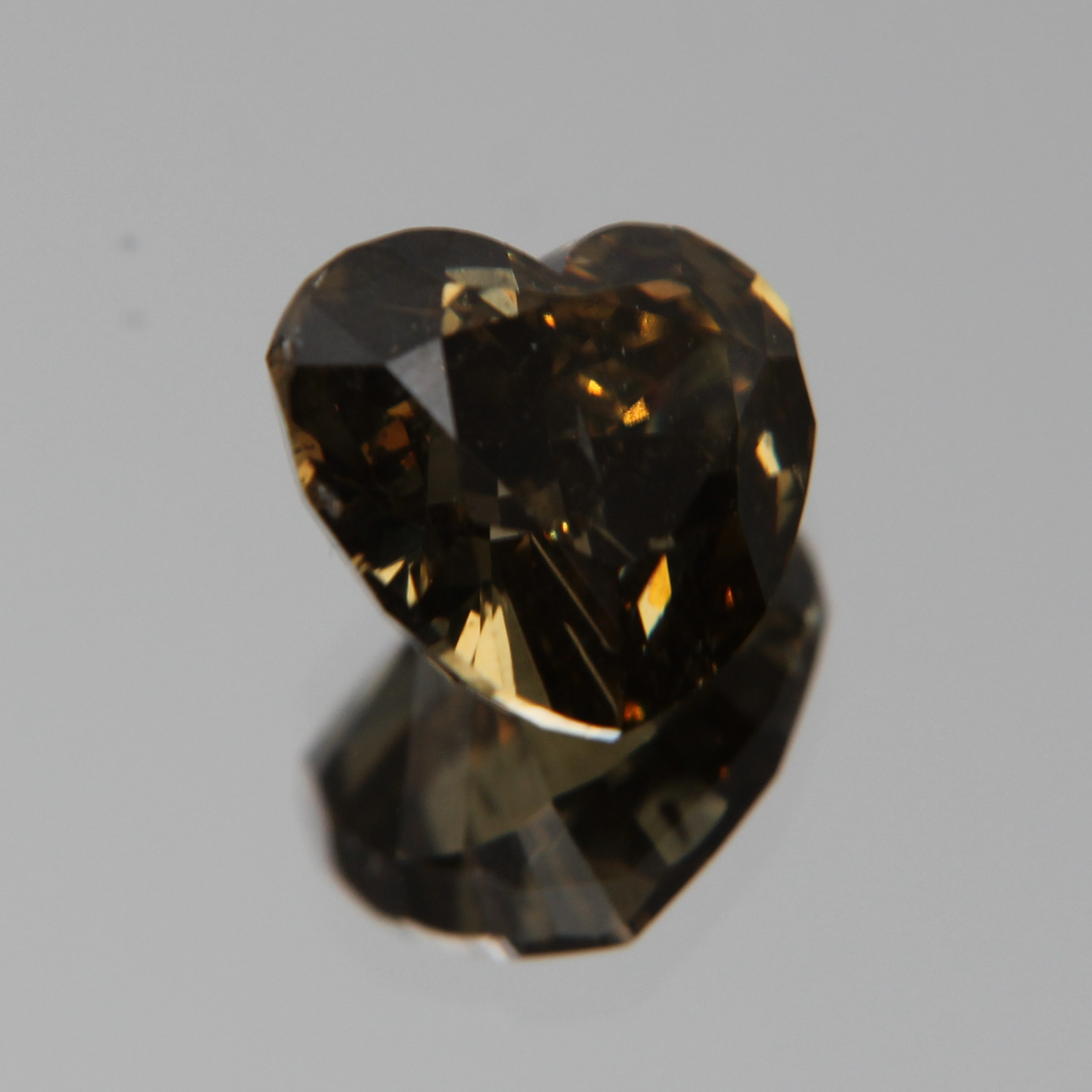 fancy vivid olive Diamond 3.02ct