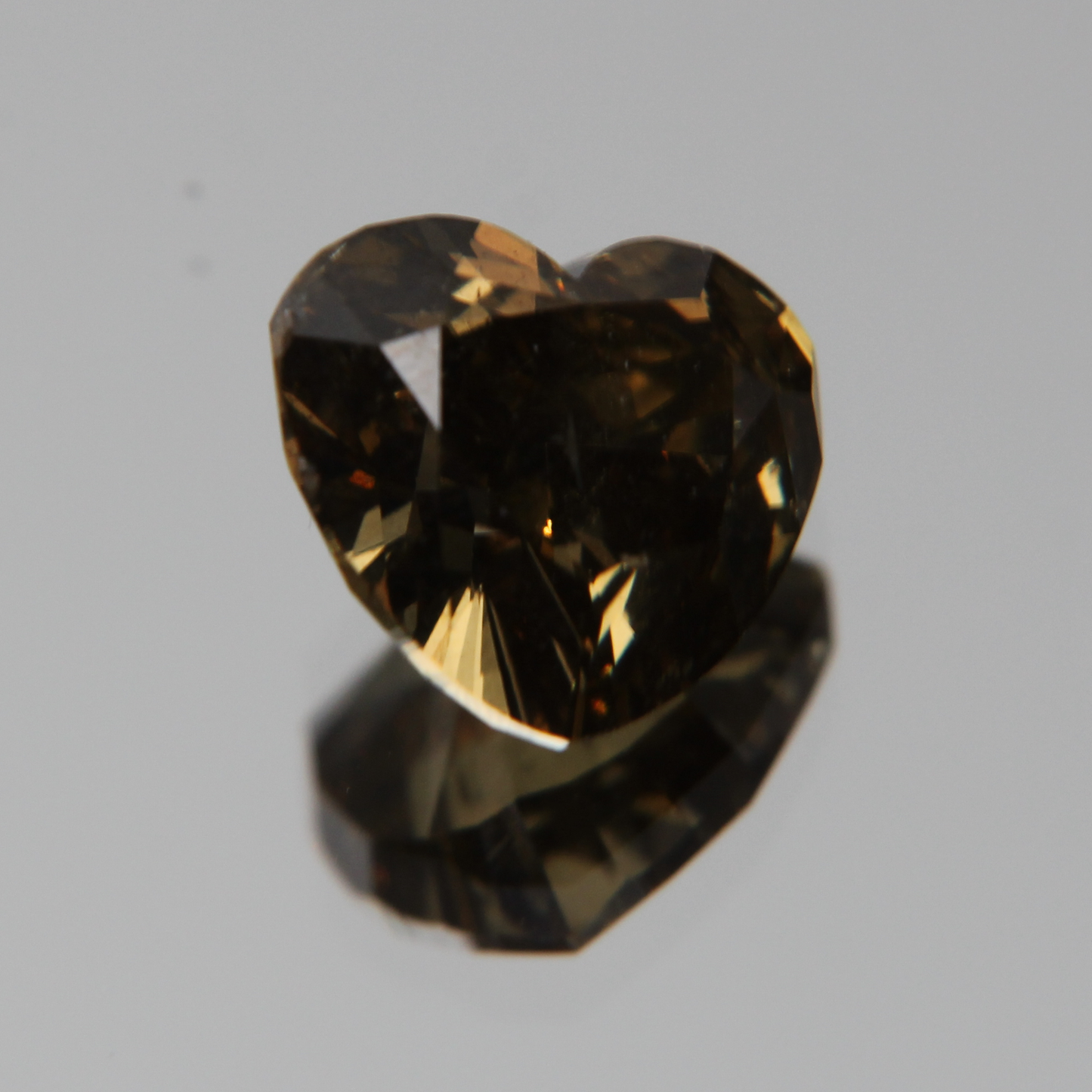 fancy vivid olive Diamond 3.02ct