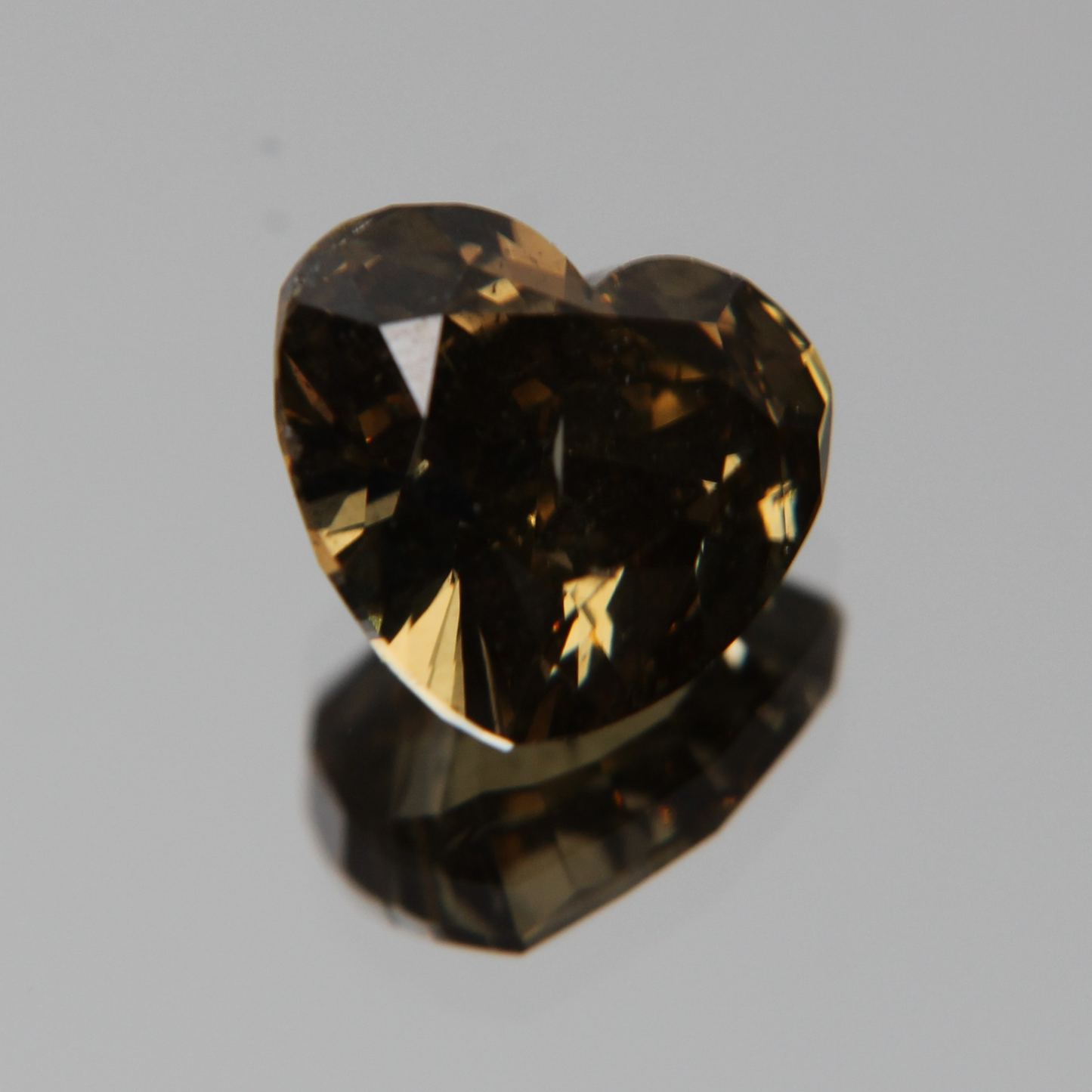 fancy vivid olive Diamond 3.02ct