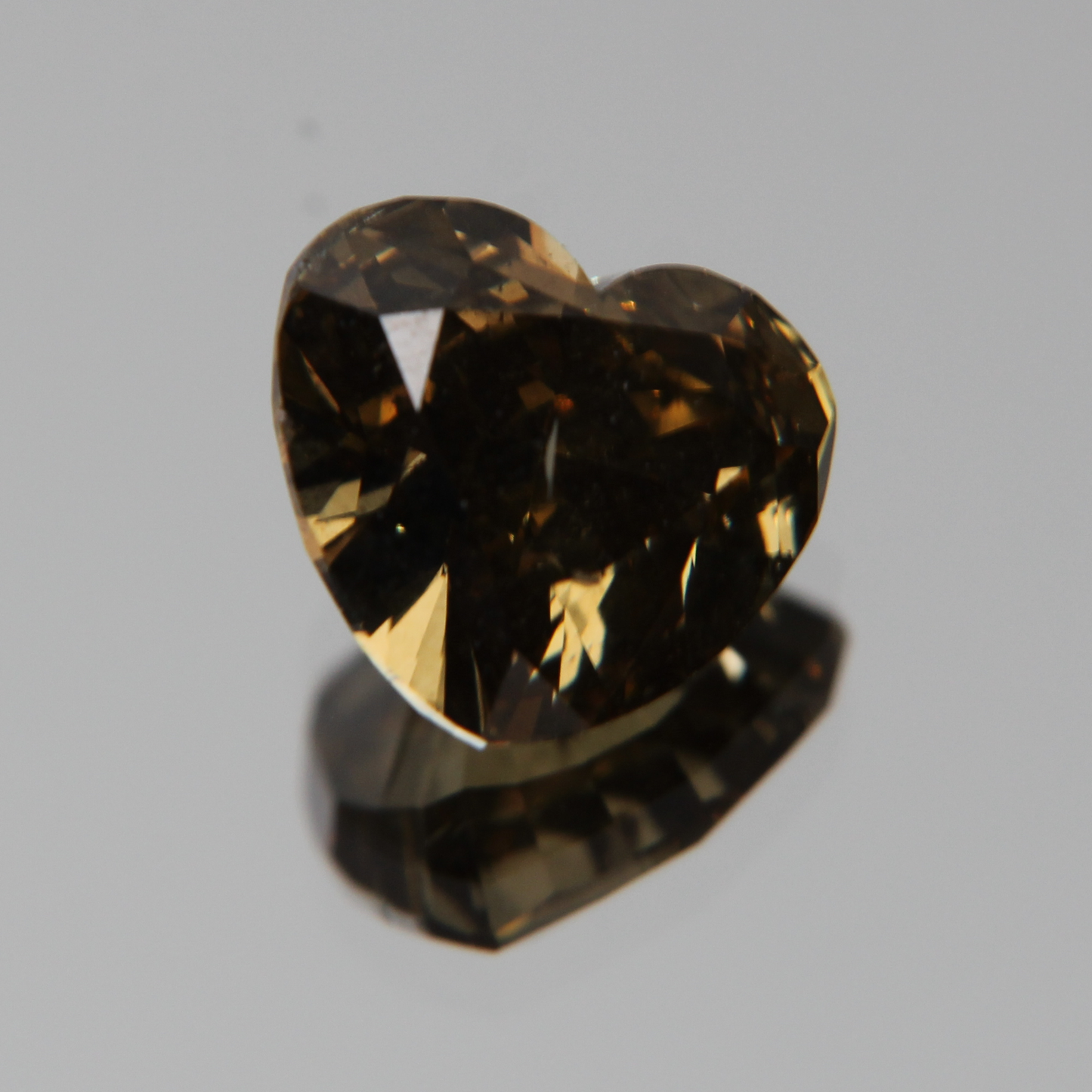 fancy vivid olive Diamond 3.02ct