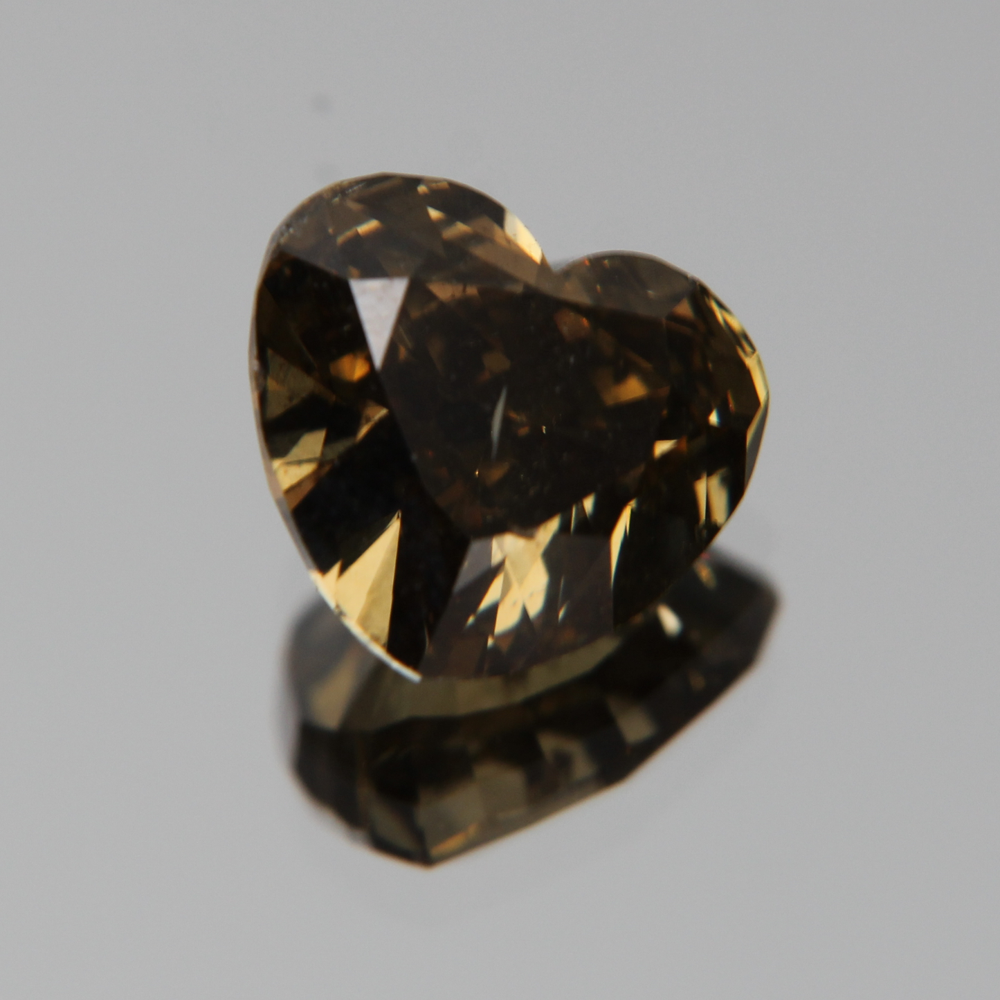 fancy vivid olive Diamond 3.02ct