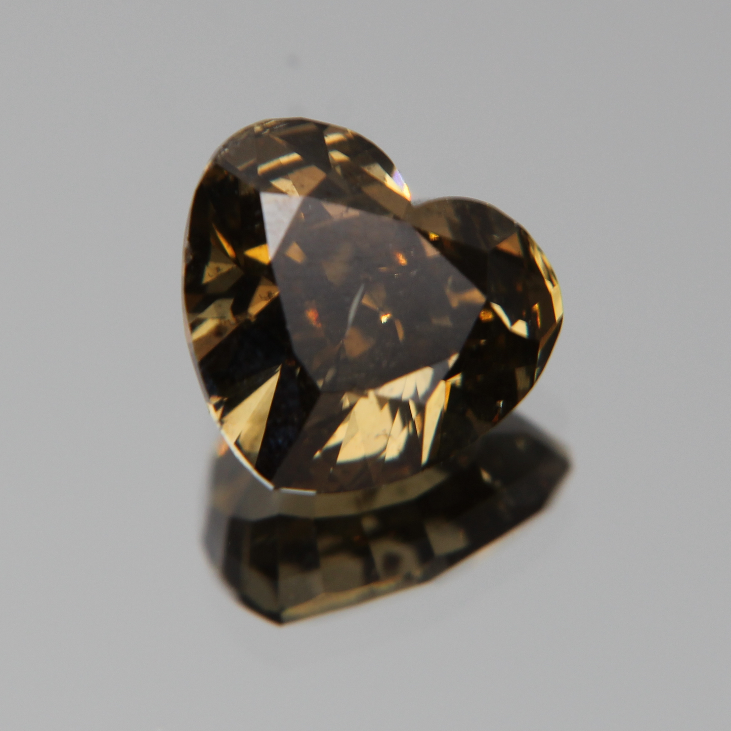 fancy vivid olive Diamond 3.02ct
