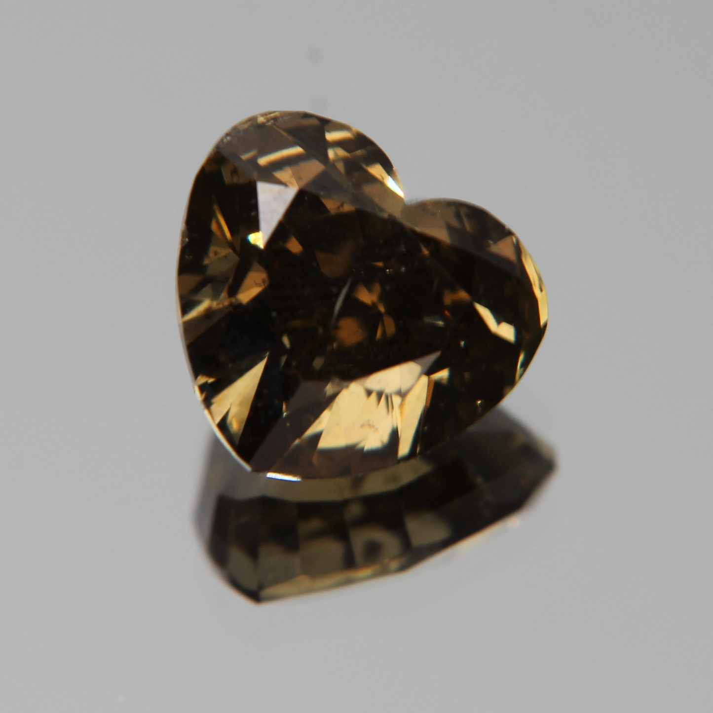 fancy vivid olive Diamond 3.02ct