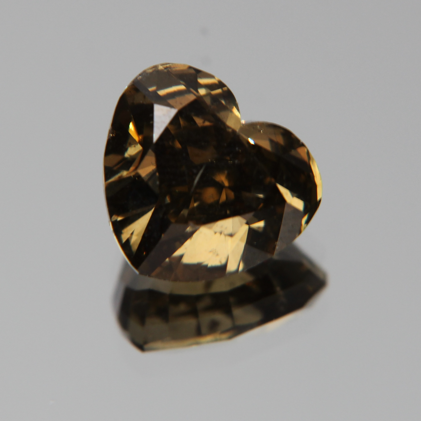 fancy vivid olive Diamond 3.02ct