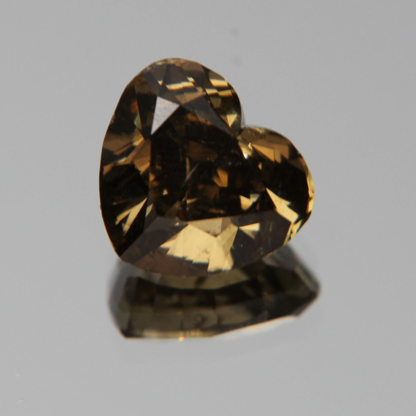 fancy vivid olive Diamond 3.02ct