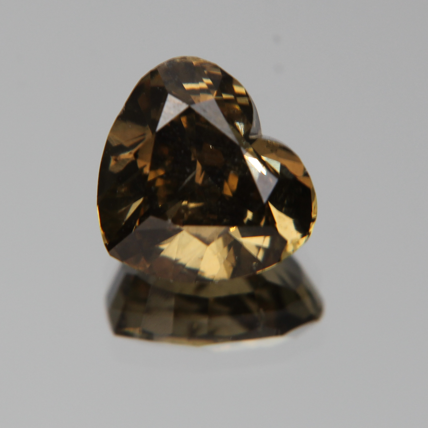fancy vivid olive Diamond 3.02ct