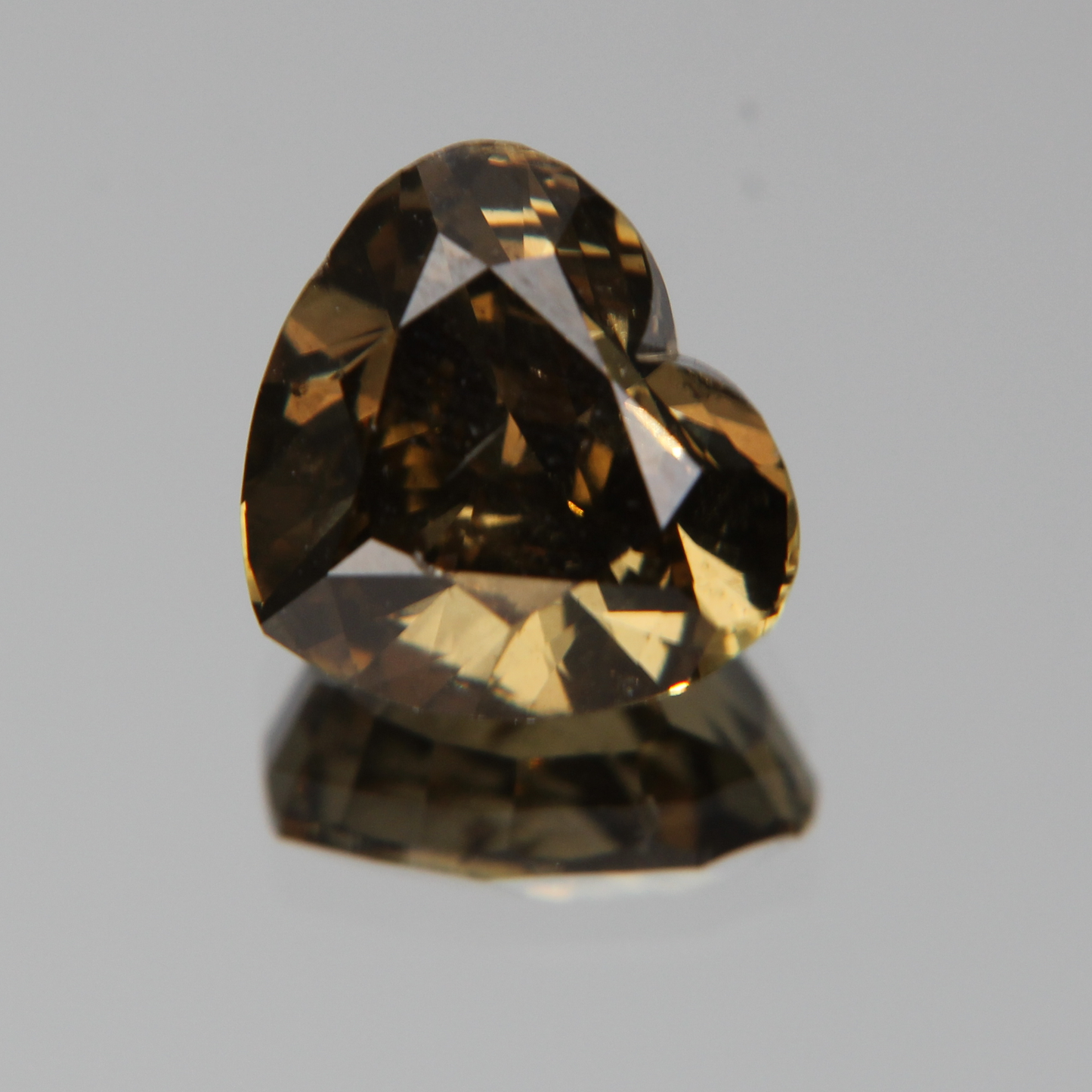 fancy vivid olive Diamond 3.02ct