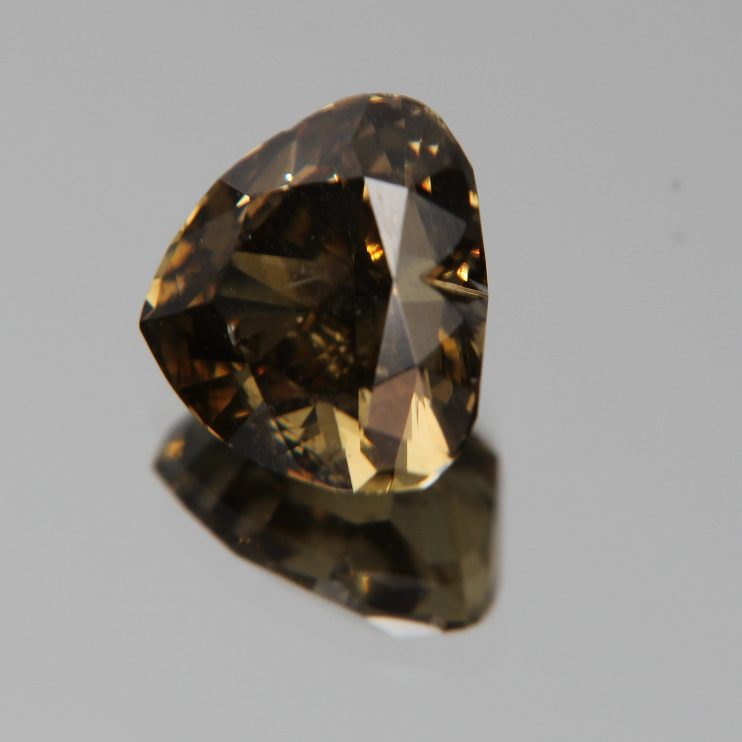 fancy vivid olive Diamond 3.02ct
