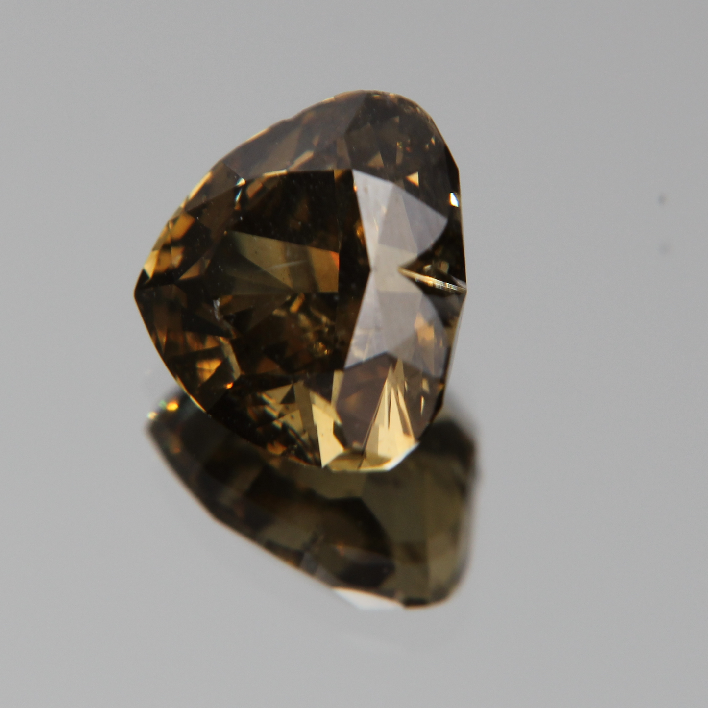 fancy vivid olive Diamond 3.02ct