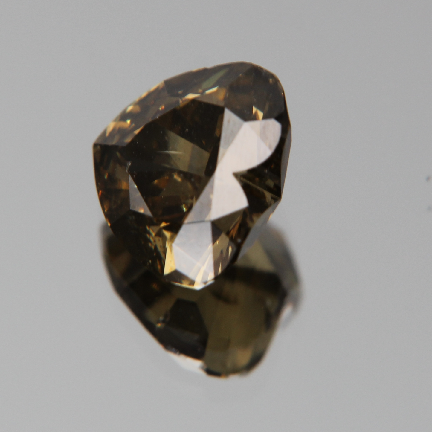 fancy vivid olive Diamond 3.02ct