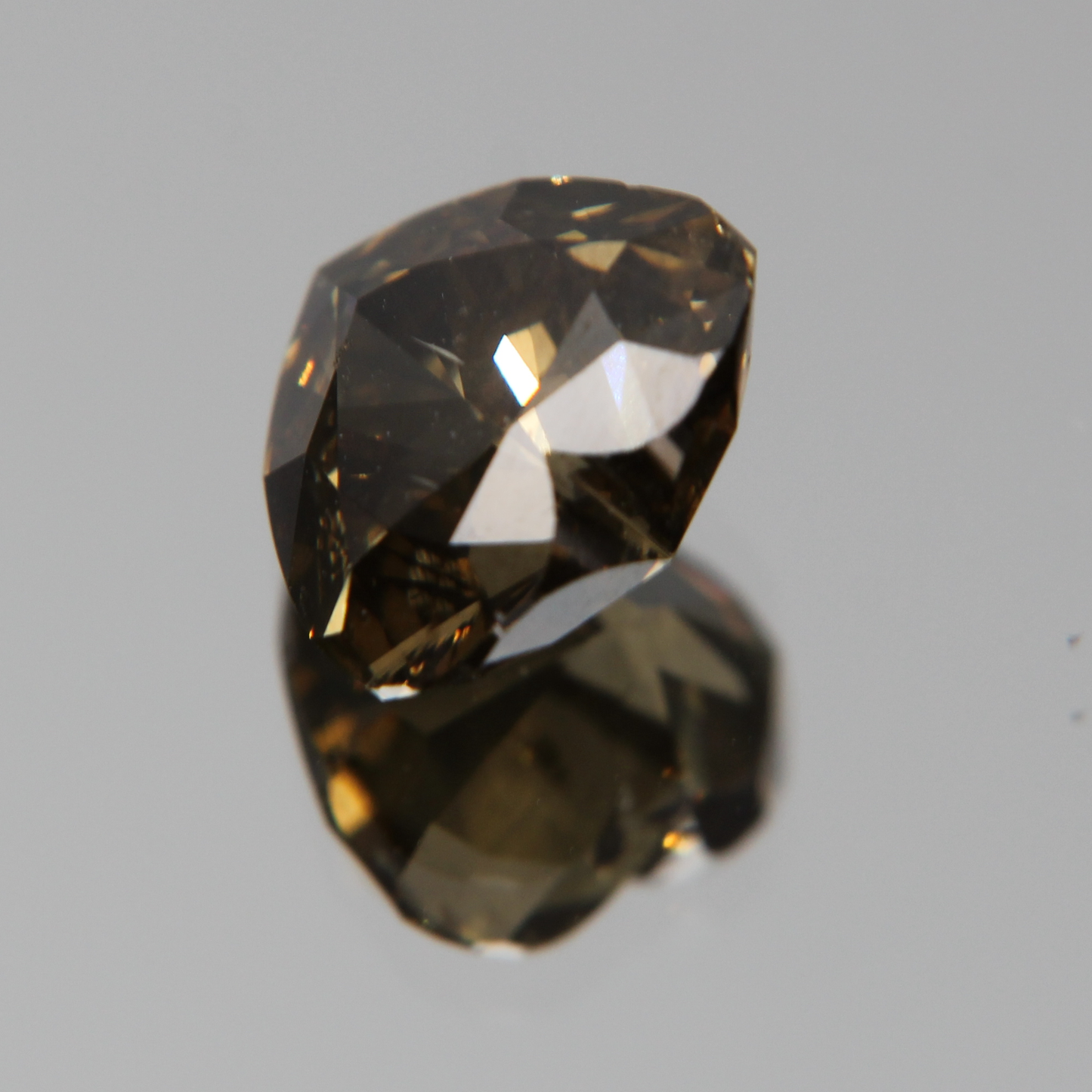 fancy vivid olive Diamond 3.02ct