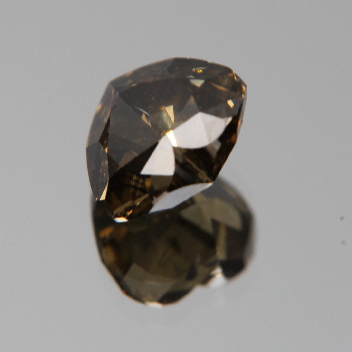 fancy vivid olive Diamond 3.02ct
