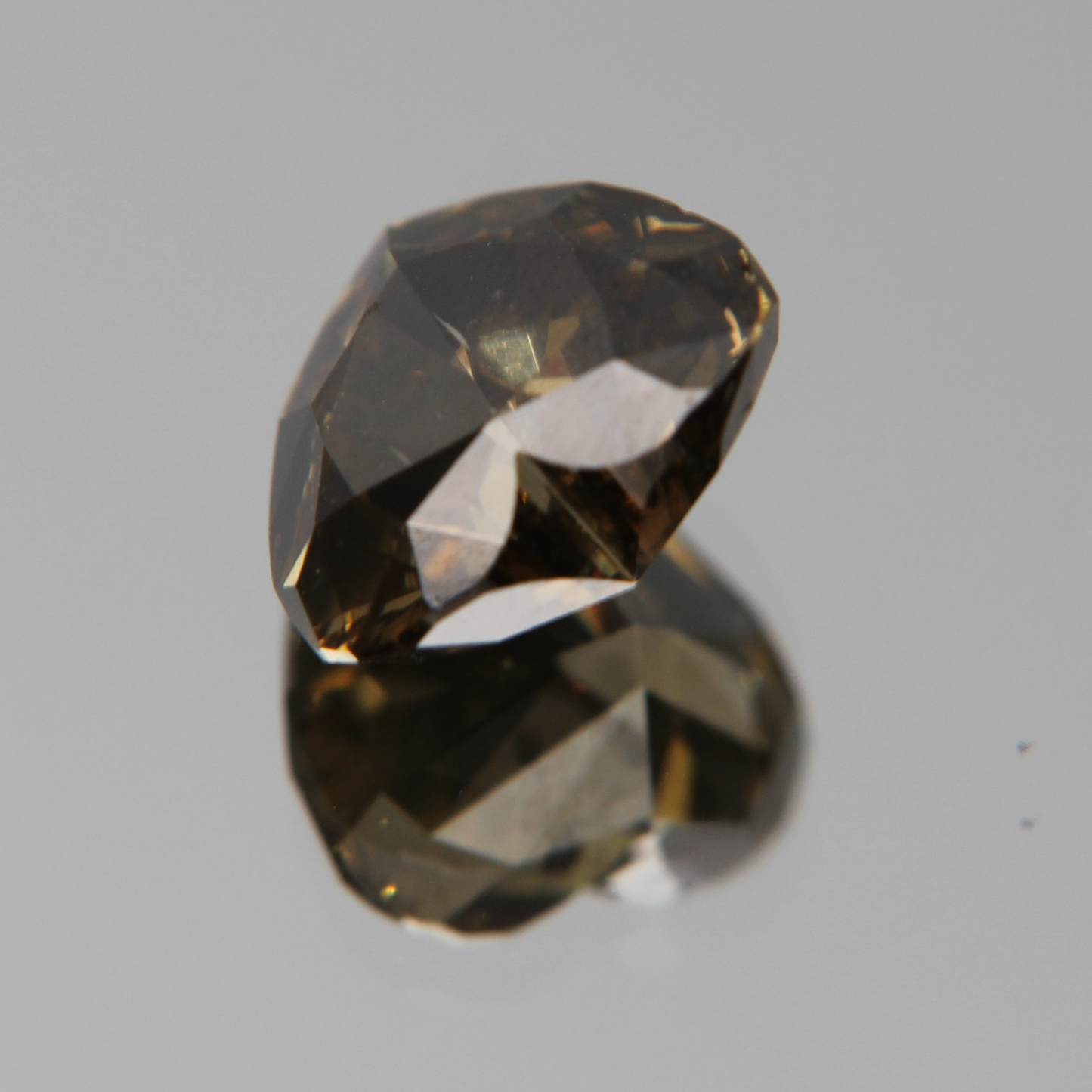 fancy vivid olive Diamond 3.02ct