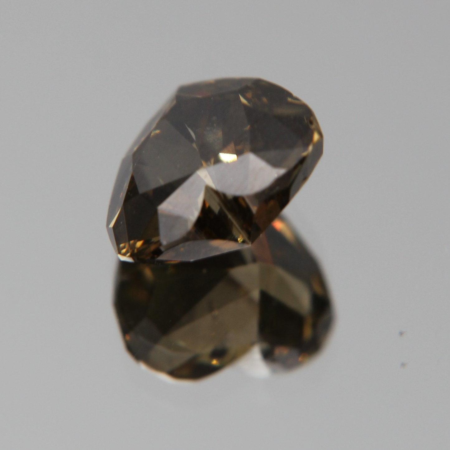 fancy vivid olive Diamond 3.02ct
