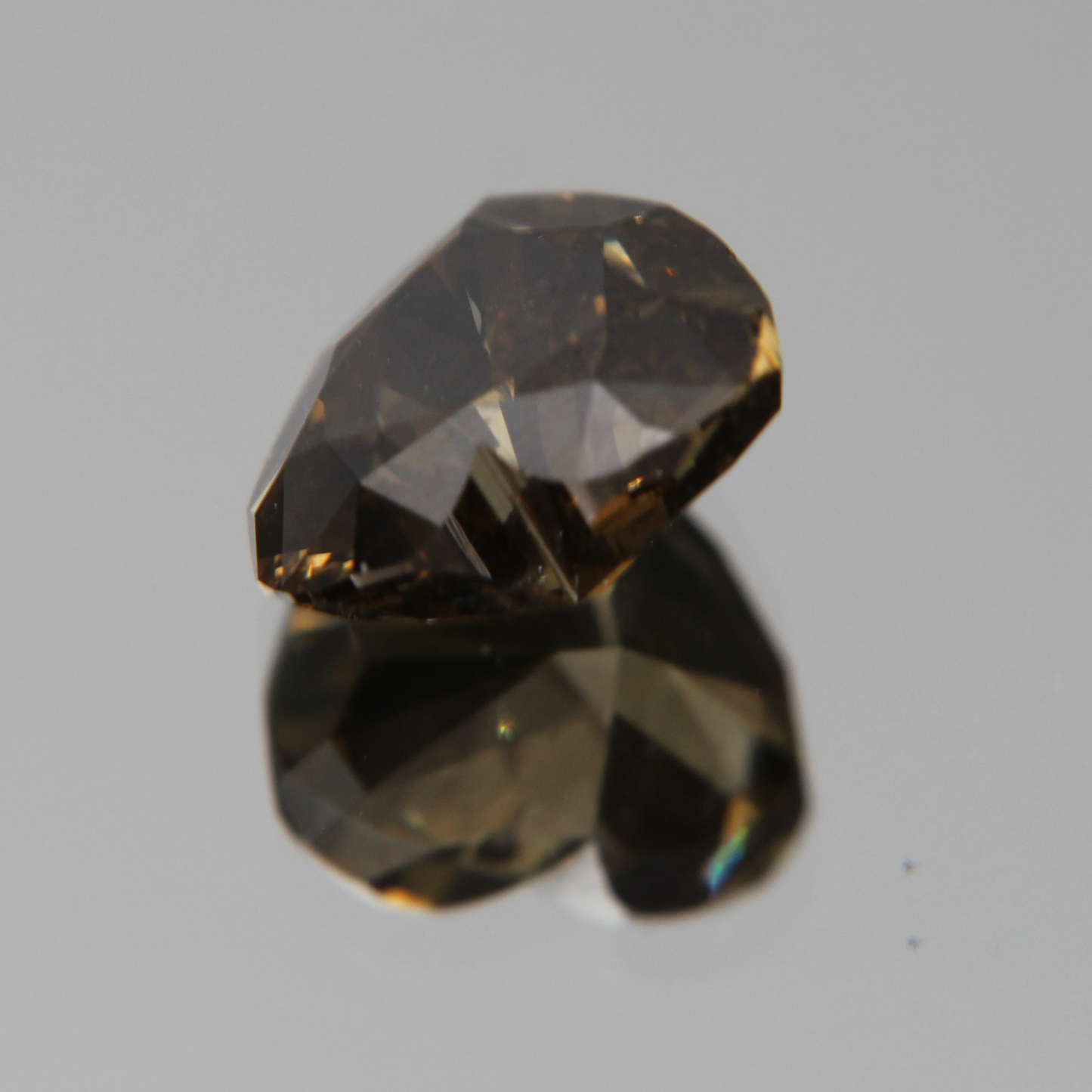 fancy vivid olive Diamond 3.02ct