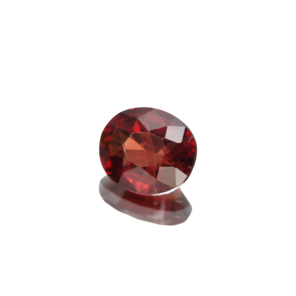 roter Spinell 1.15ct ansicht von rechts