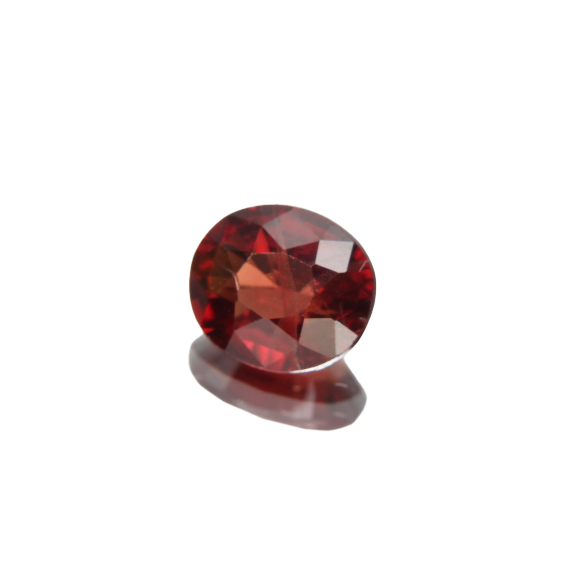 roter Spinell 1.15ct ansicht von rechts