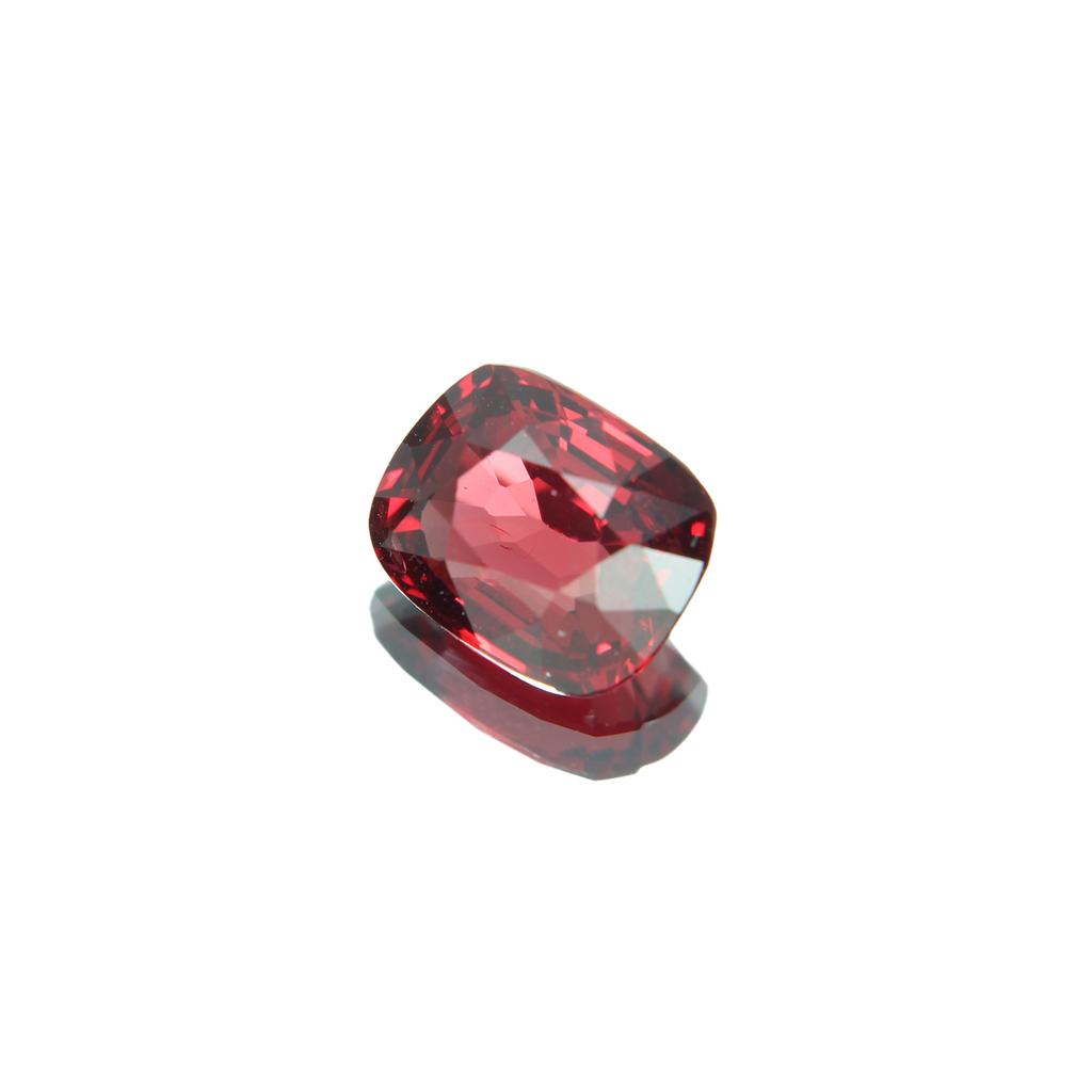 Spinell 1.08ct ansicht von rechts