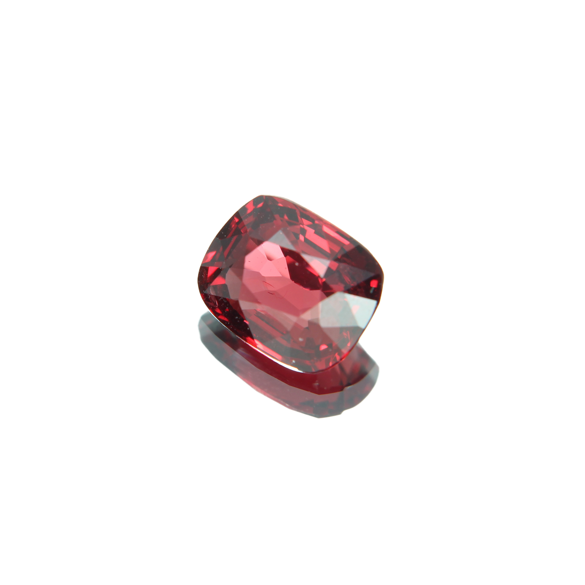 Spinell 1.08ct ansicht von rechts