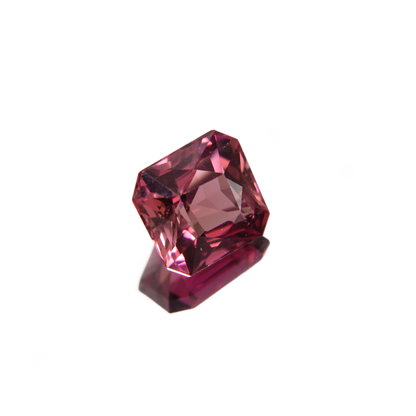 pinker Turmalin 3.34ct ansicht von links