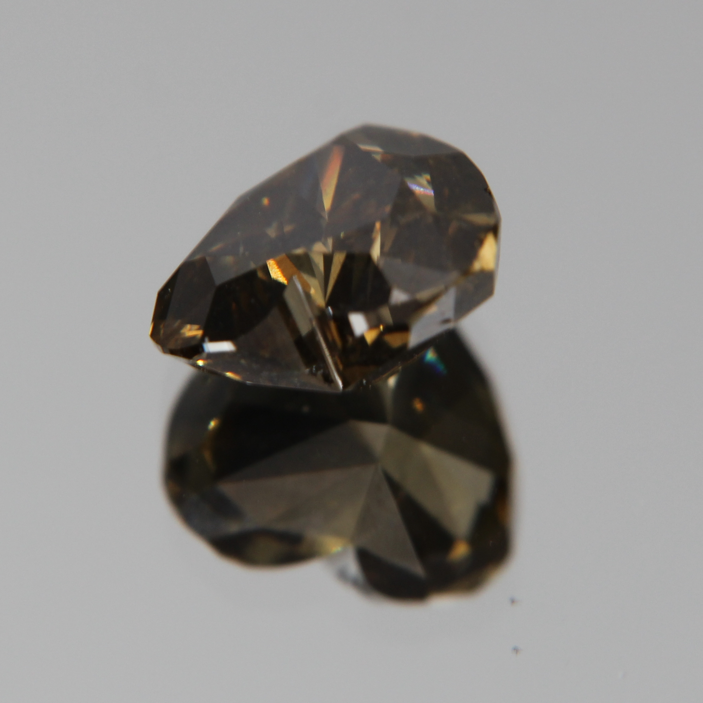 fancy vivid olive Diamond 3.02ct