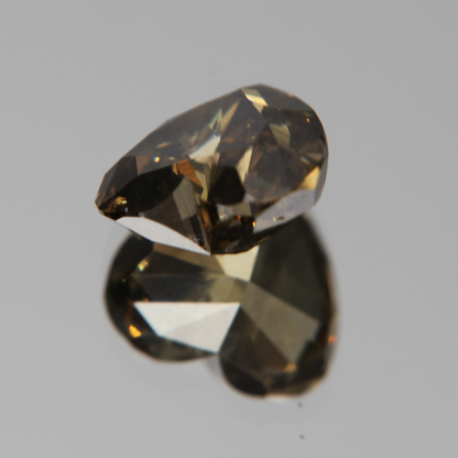 fancy vivid olive Diamond 3.02ct