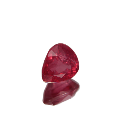Spinell 1.09ct ansicht von links