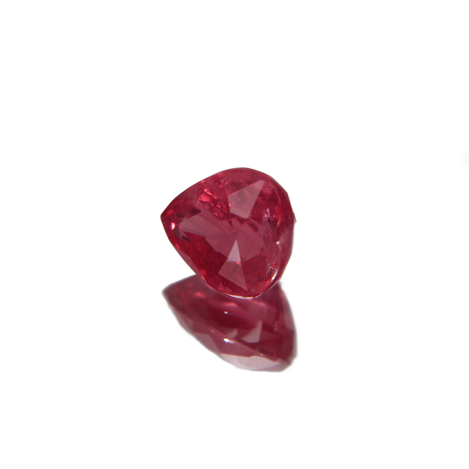 Spinell 1.09ct ansicht von rechts