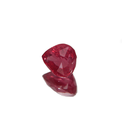 Spinell 1.09ct ansicht von rechts