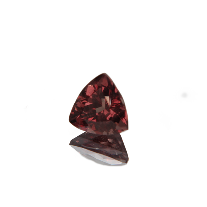 Pyrop-Spessartin Granat 1.93ct ansicht von rechts