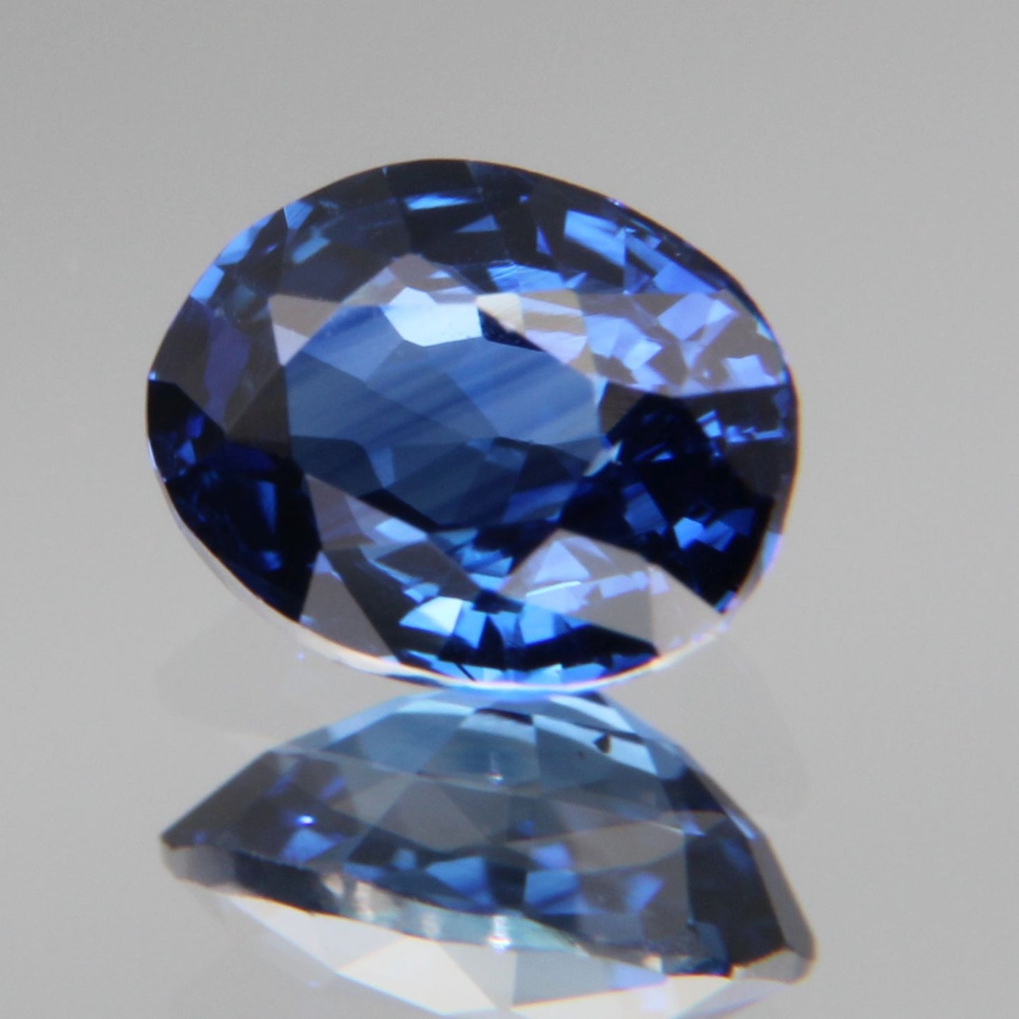 Blauer Saphir 0.52ct