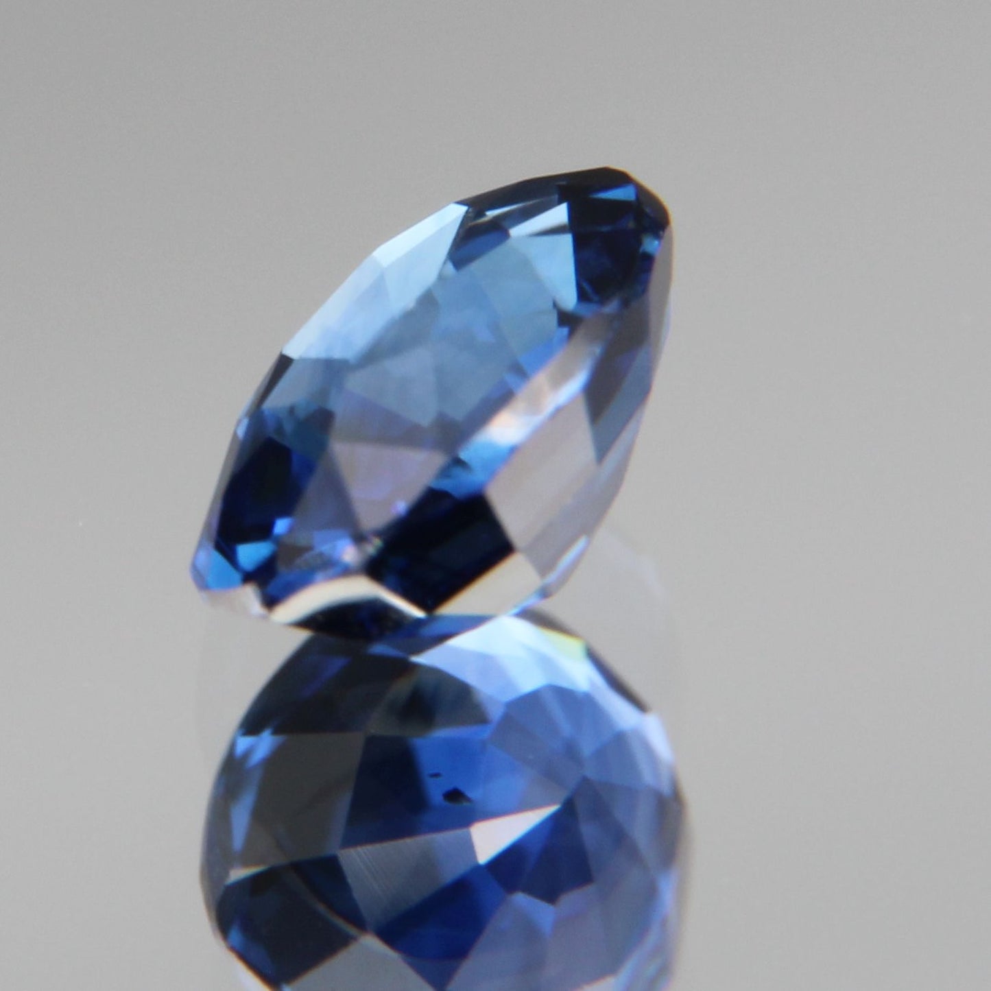 Blauer Saphir 0.52ct