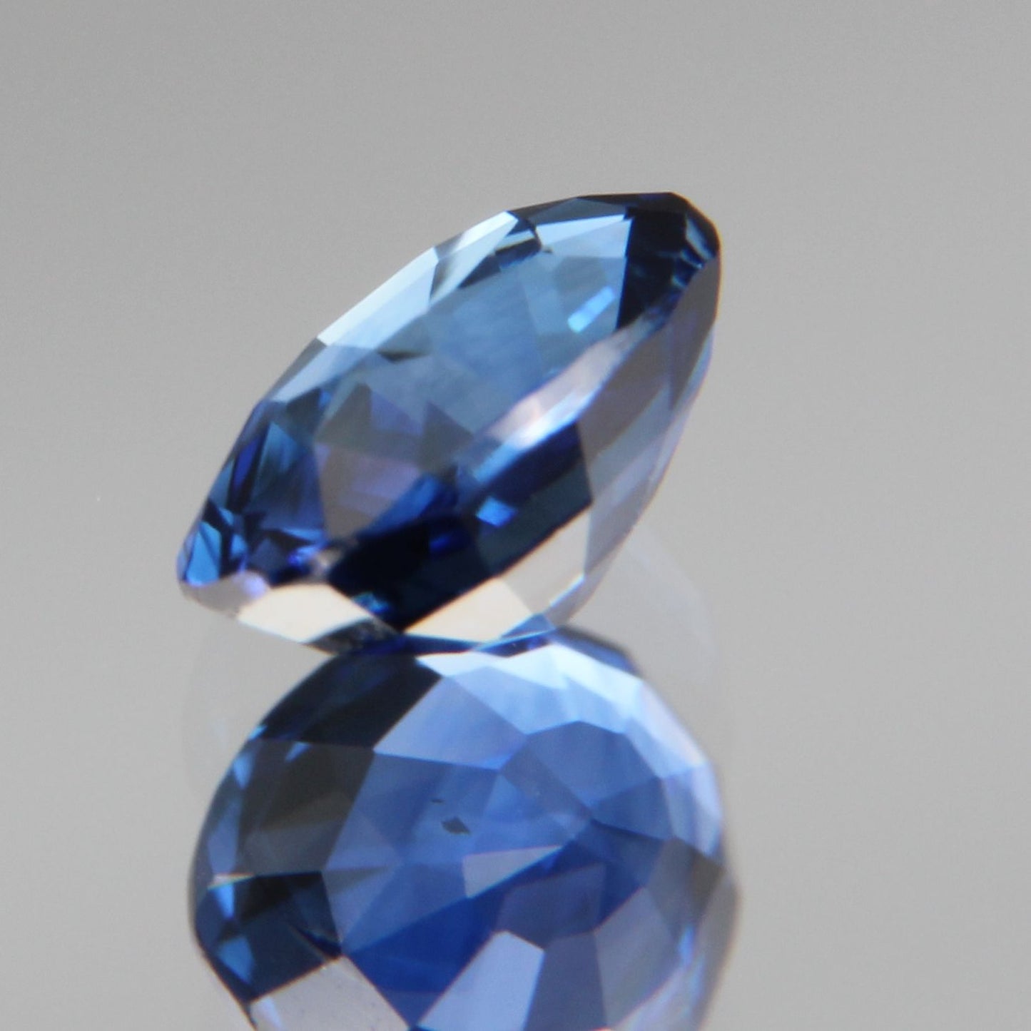 Blauer Saphir 0.52ct