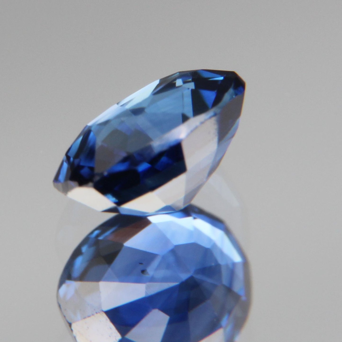 Blauer Saphir 0.52ct