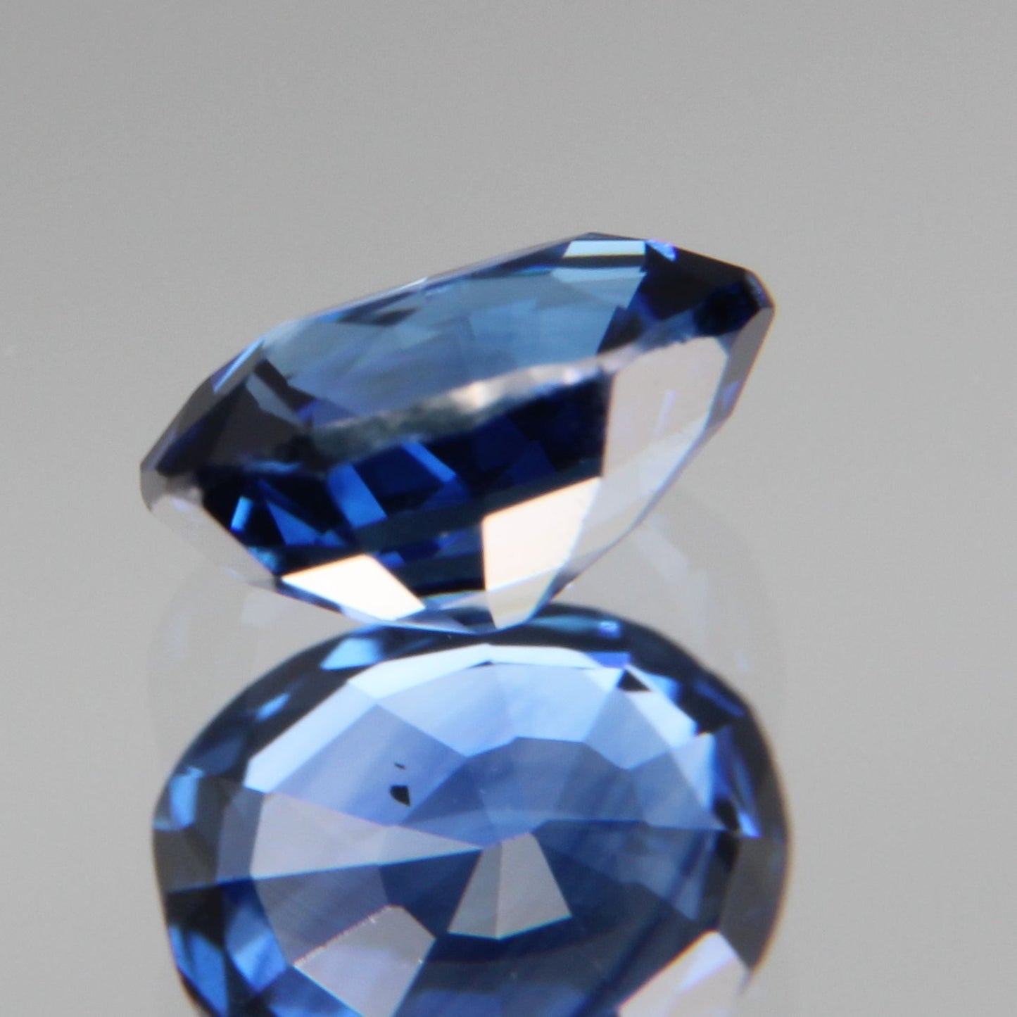 Blauer Saphir 0.52ct
