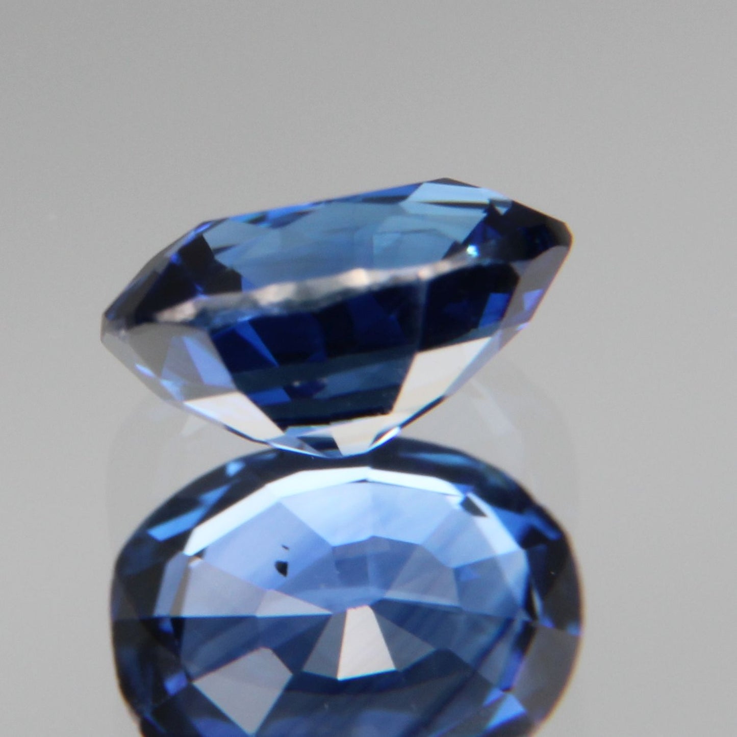 Blauer Saphir 0.52ct